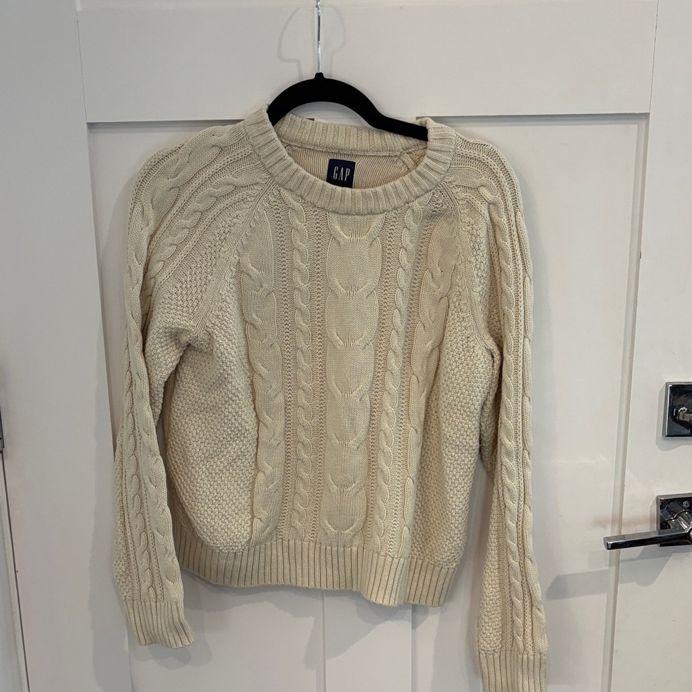 GAP Women's Cream Cable Knit Crewneck Sweater